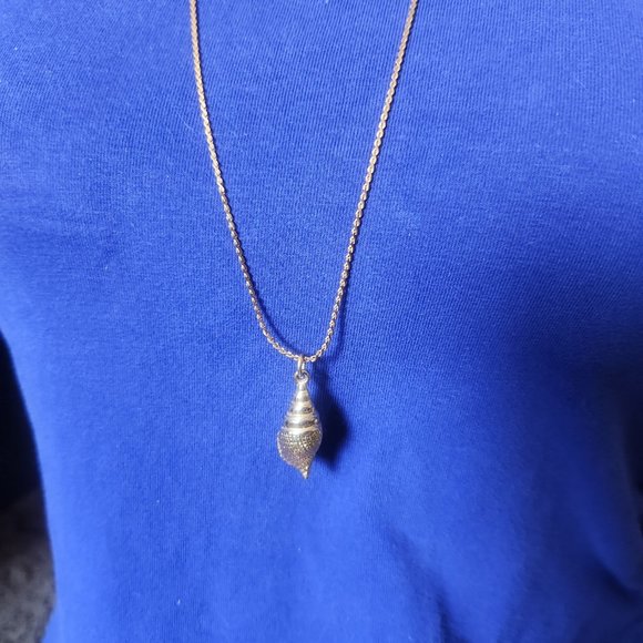 29" Gold Tone Shell Pendant Necklace Artisan Fashion NWT Tony Alexander Jewelry - Picture 3 of 3